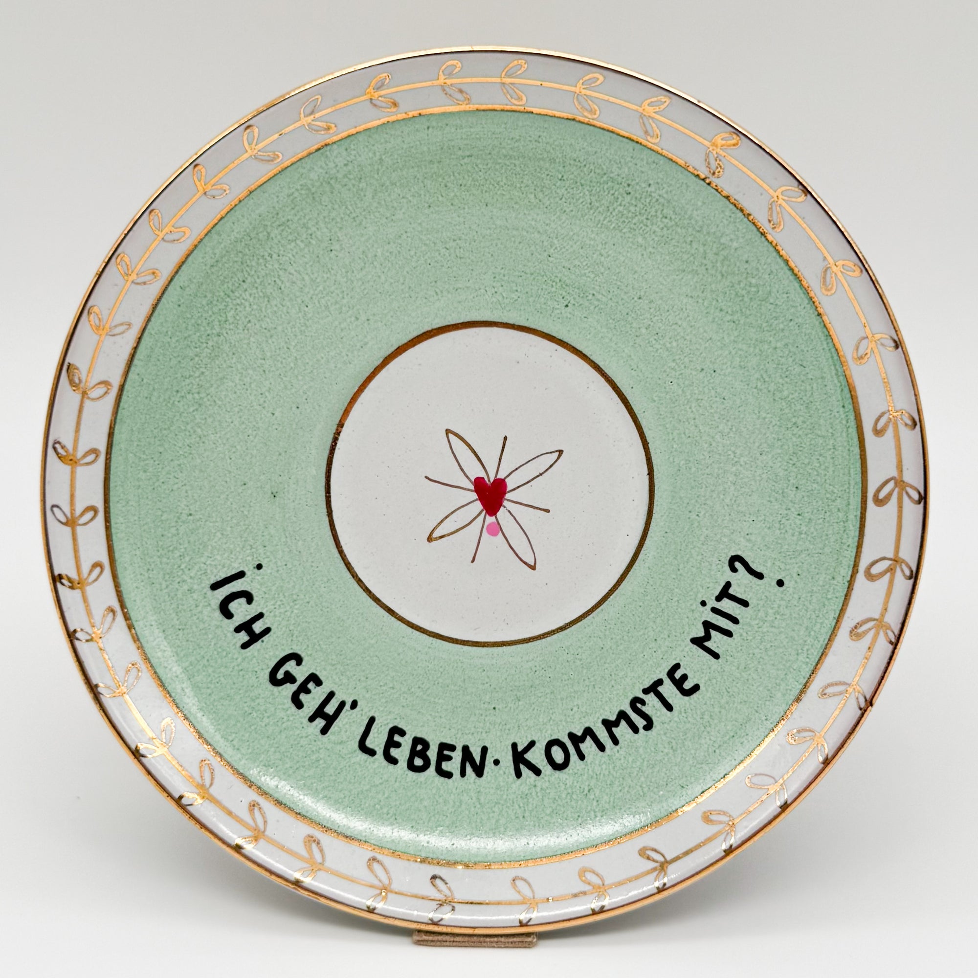 Wandteller mini ICH GEH´LEBEN.KOMMSTE MIT? "pistachio"