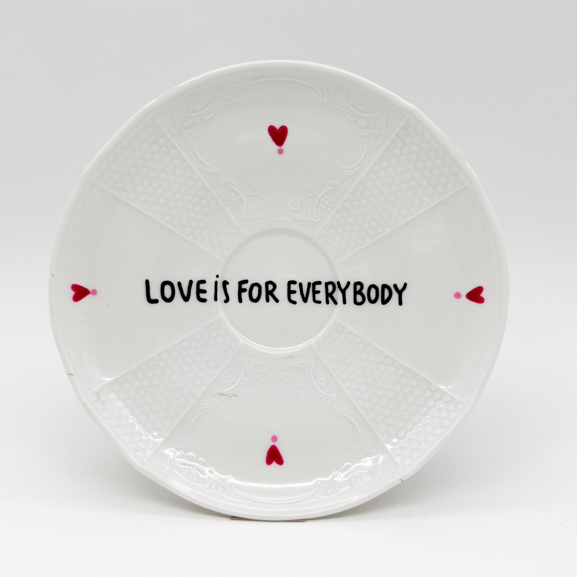 Wandteller small LOVE IS FOR EVERYBODY "white"