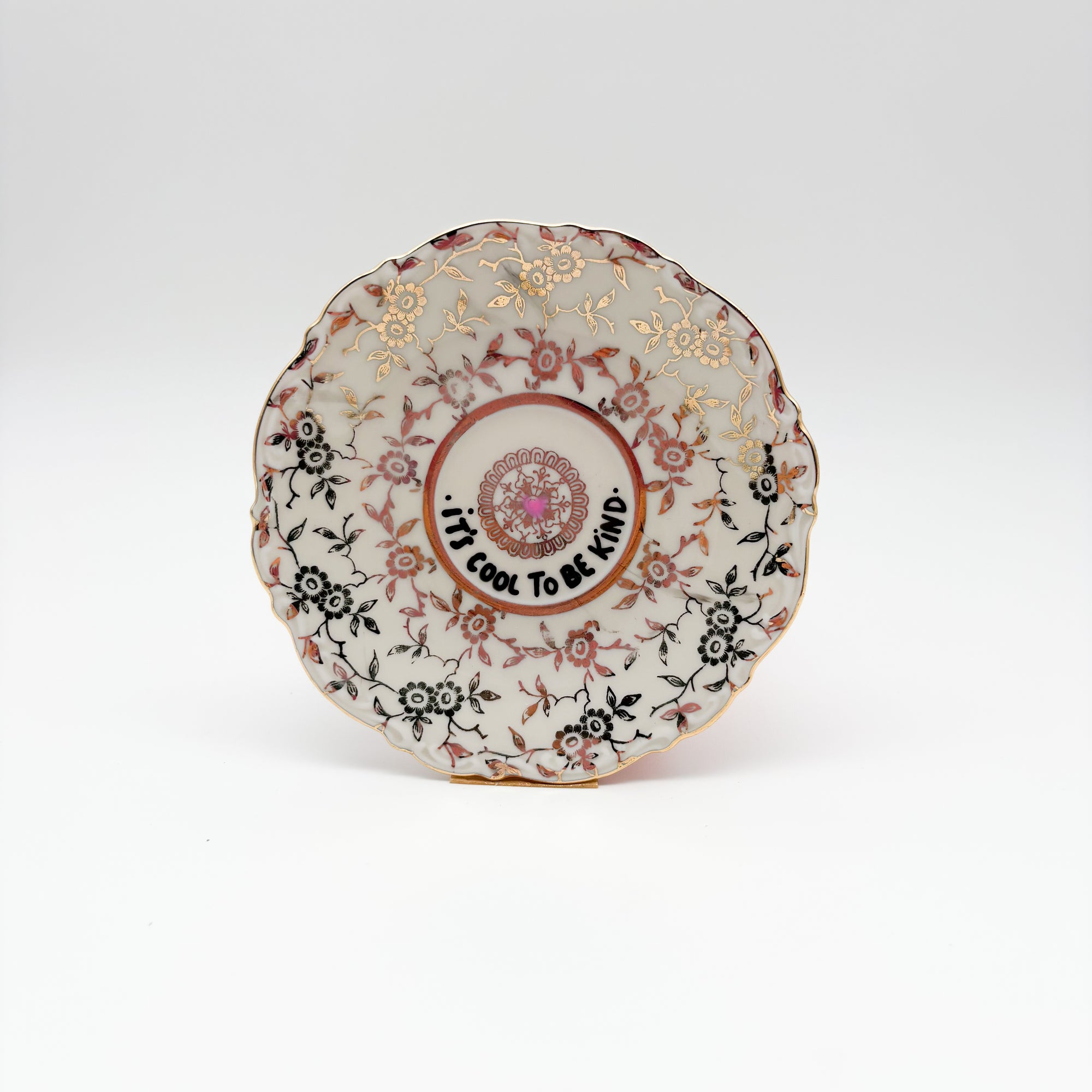 Wandteller mini IT´S COOL TO BE KIND "queen"