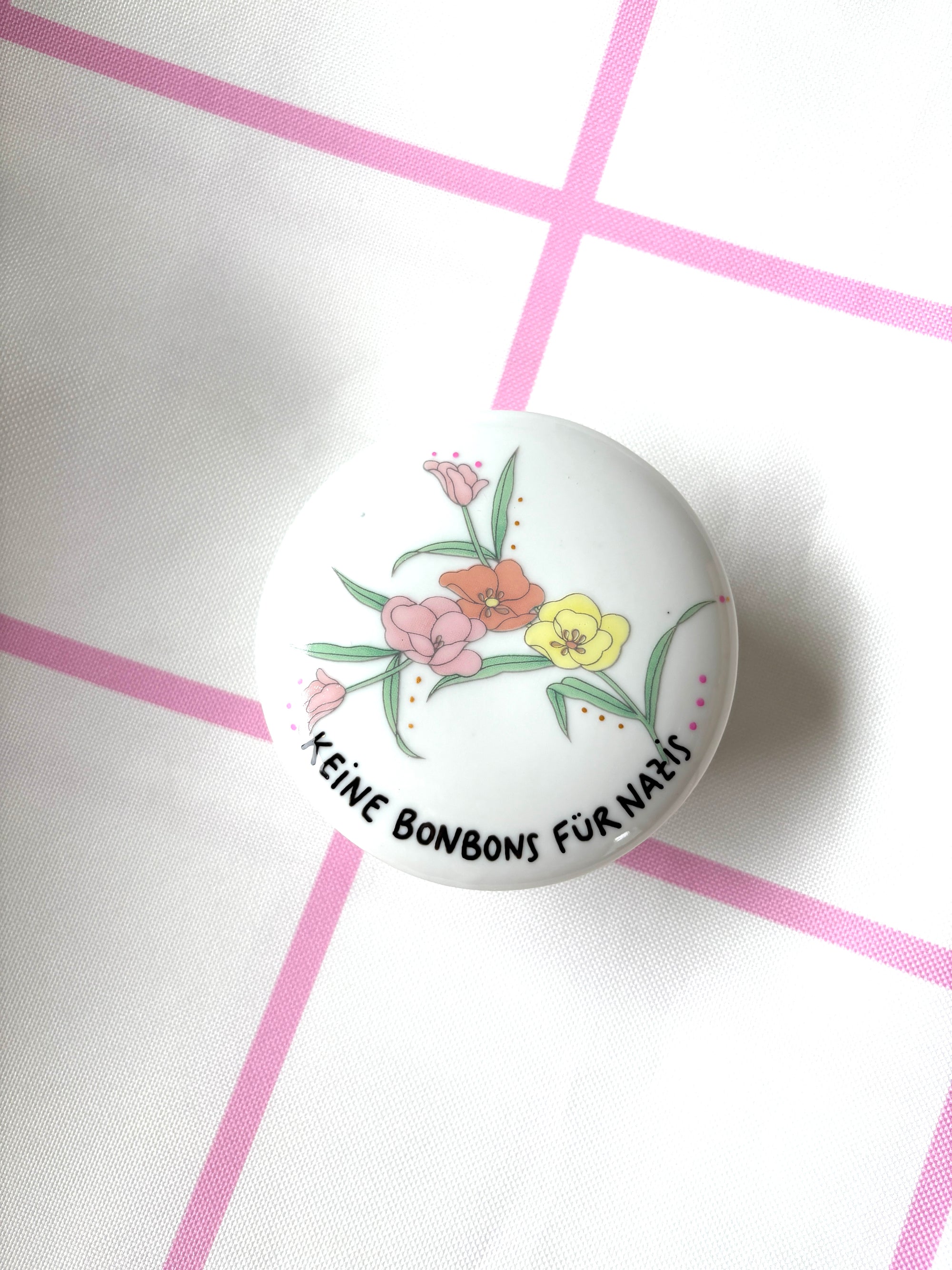 Handbemalte Dose KEINE BONBONS FÜR NAZIS
