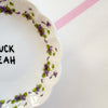 Vintage Wandteller „FUCK YEAH" – handbemalte Statement-Wanddeko aus Porzellan